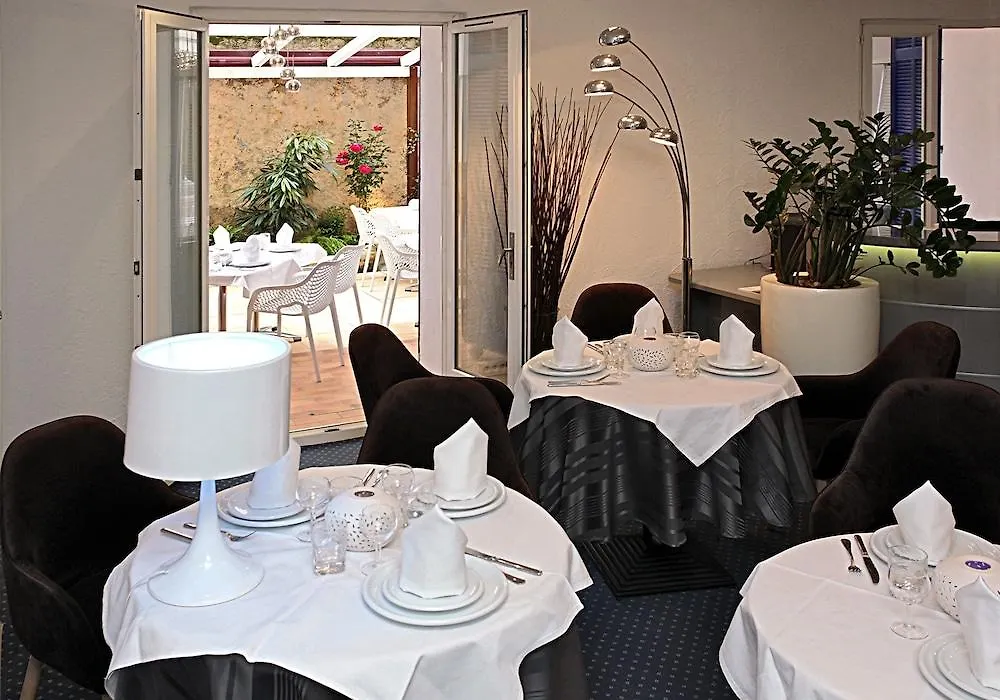 Hotel Palm Beach Cannes 4*,  France